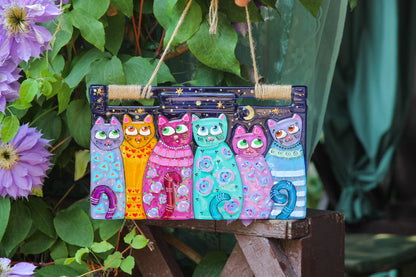 Friendly Cat Family Glass Panel Wall Art - Hand-Painted Fused-Glass Panel with Heartwarming Feline Love, 30 cm