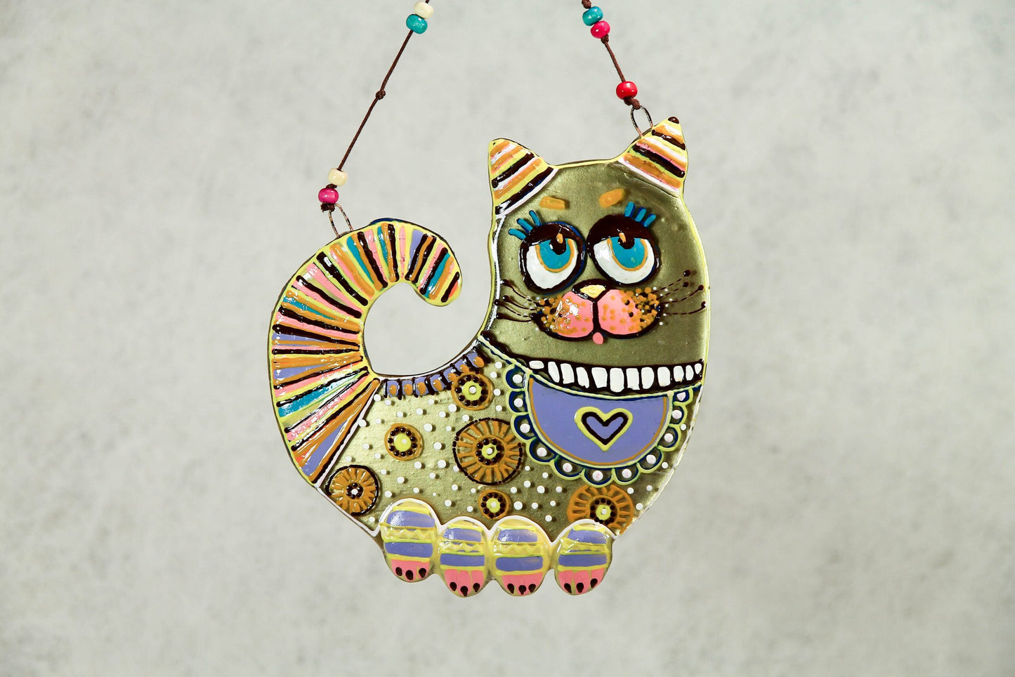 Big Cat with a Heart Glass Artwork - Hand-Painted Decor, 20 cm