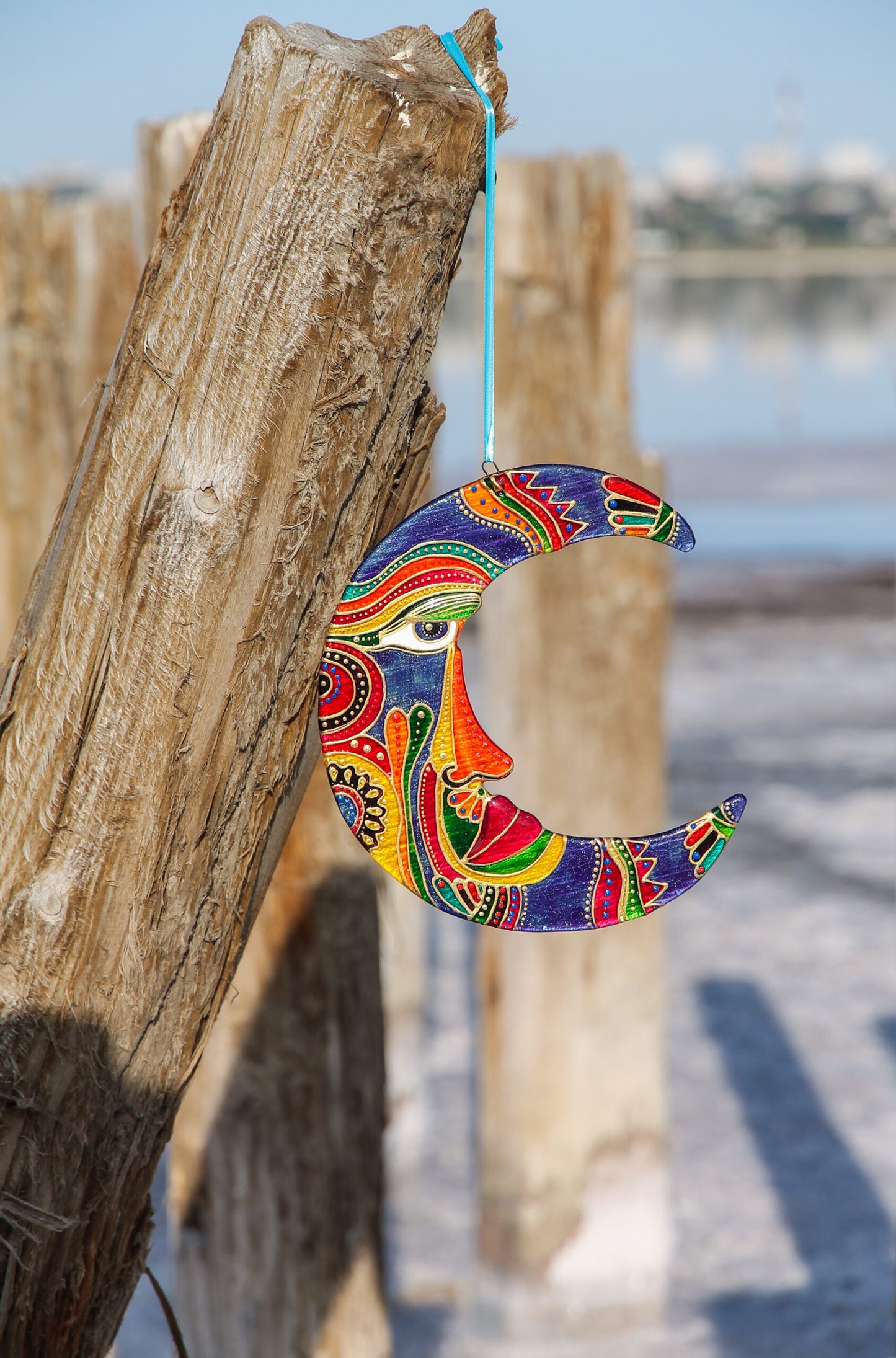Patterned Moon Big Glass Artwork - Hand-Painted Fused-Glass Decor with Captivating Patterns, 20 cm