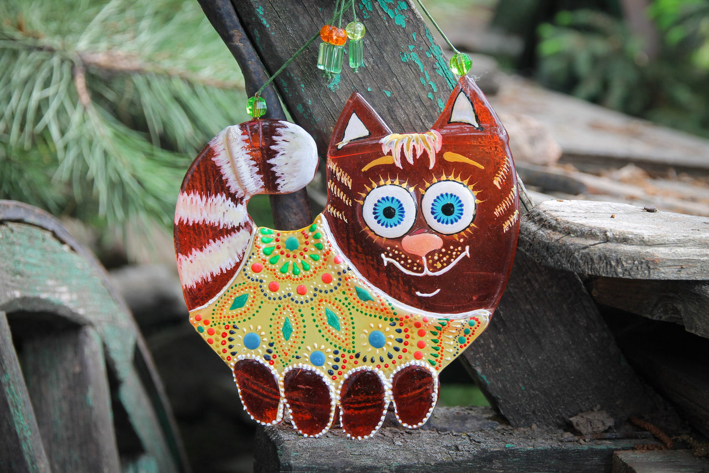 Big Cat with a Nice Smile Glass Artwork - Hand-Painted Fused-Glass Decor with Charming Cat, Vibrant Colors, and Captivating Patterns