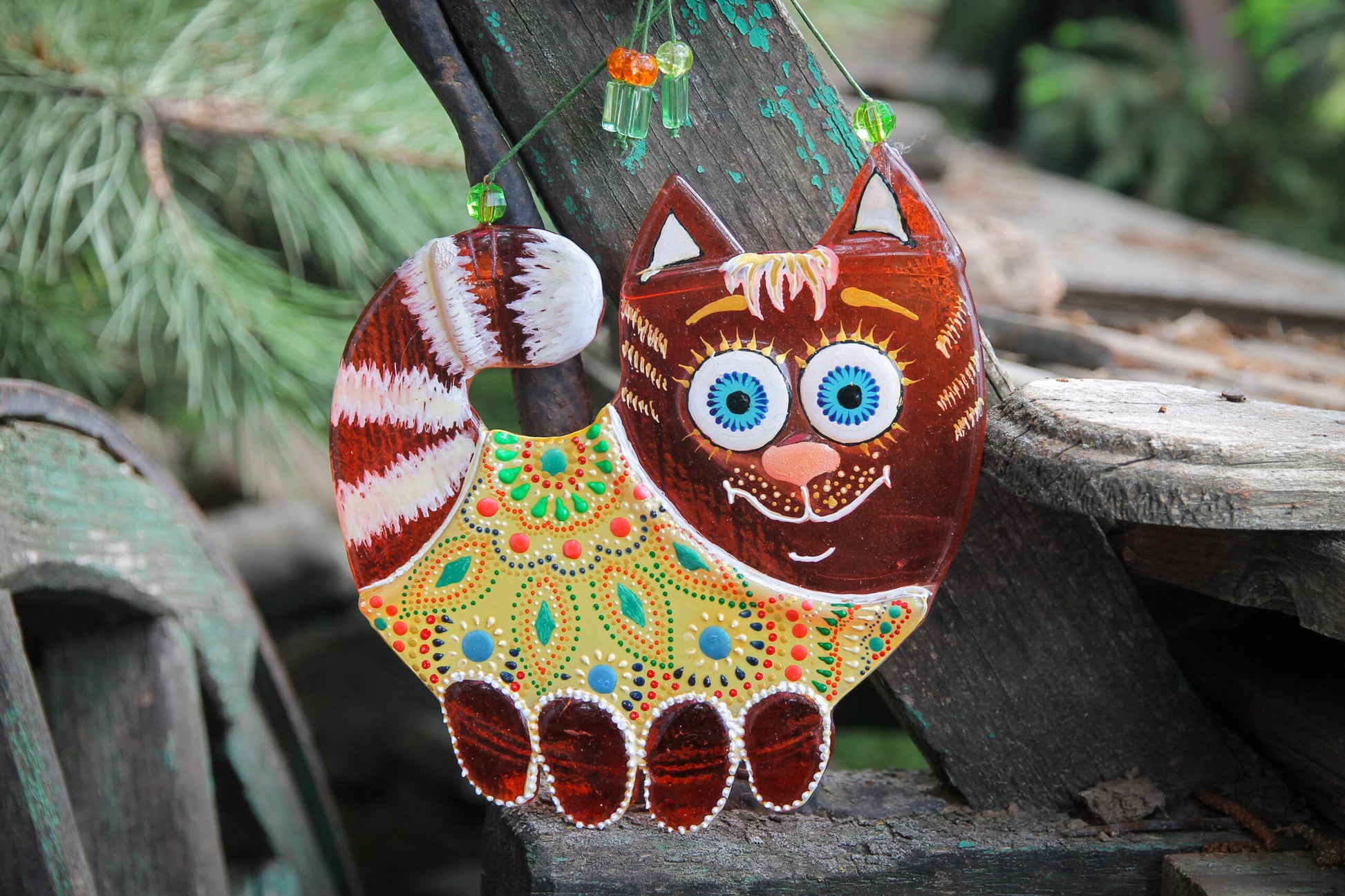 Big Cat with a Nice Smile Glass Artwork - Hand-Painted Fused-Glass Decor with Charming Cat, Vibrant Colors, and Captivating Patterns