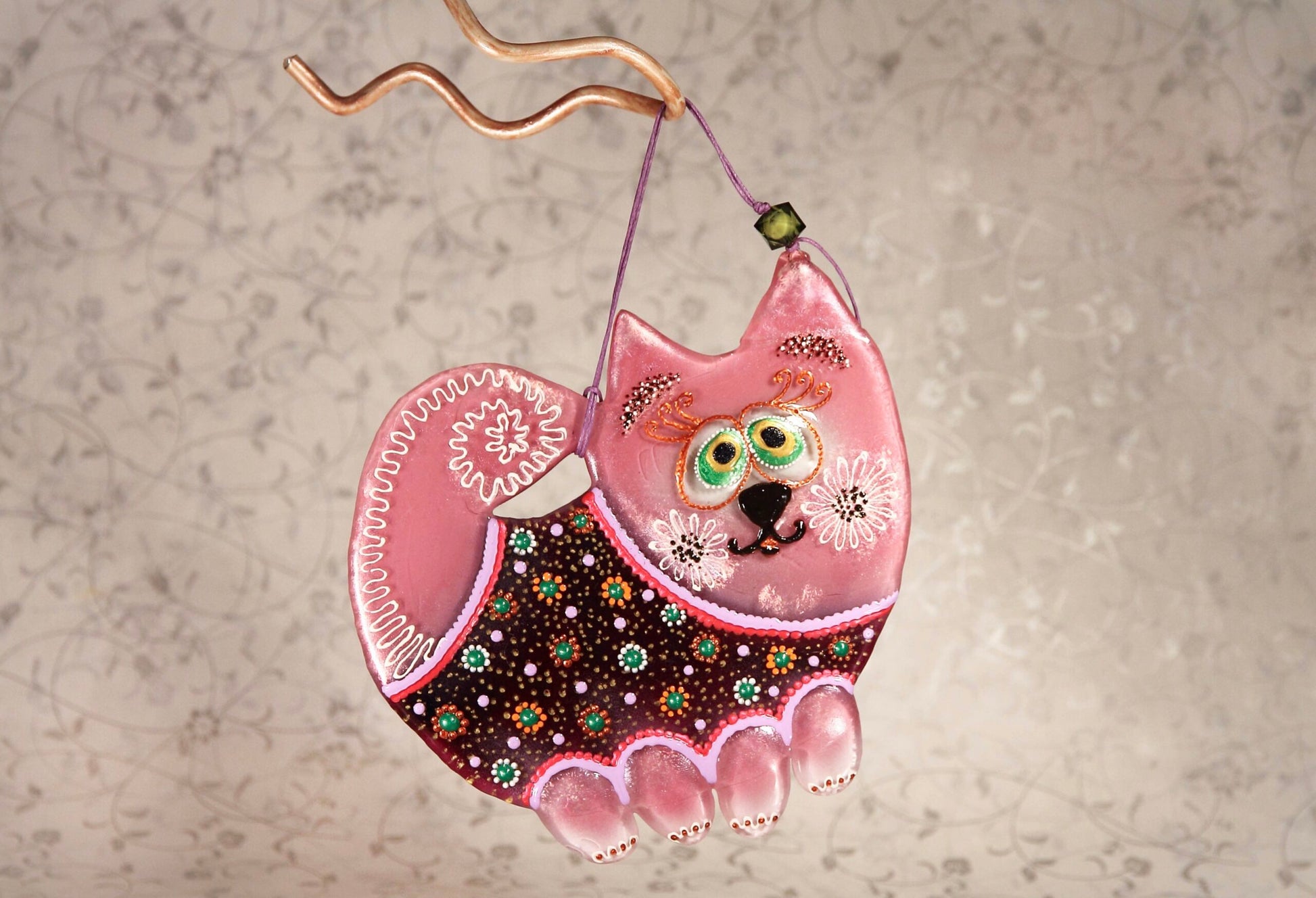 Big Soulful Cat Glass Artwork - Hand-Painted Fused-Glass Decor with Charming Cat, Vibrant Colors, and Captivating Patterns
