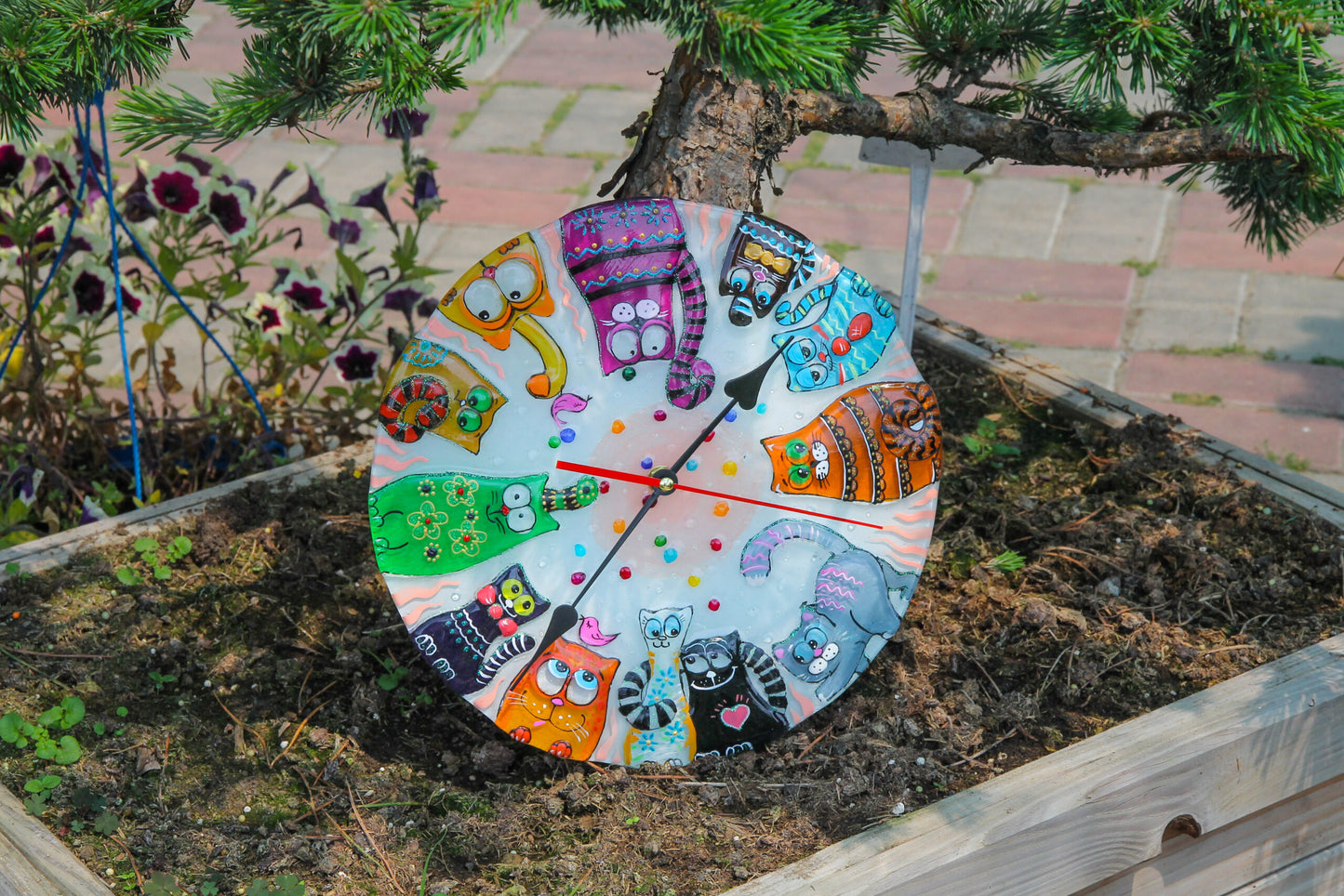 Funny Cat Glass Clock - Hand-Painted Fused-Glass Clock with Playful Cat Design, 30 cm