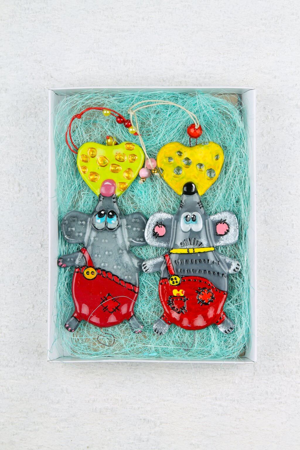 Handmade Glass Wall Art of Red Overall Mouse with Cheese - Personalized Gift, 15 cm