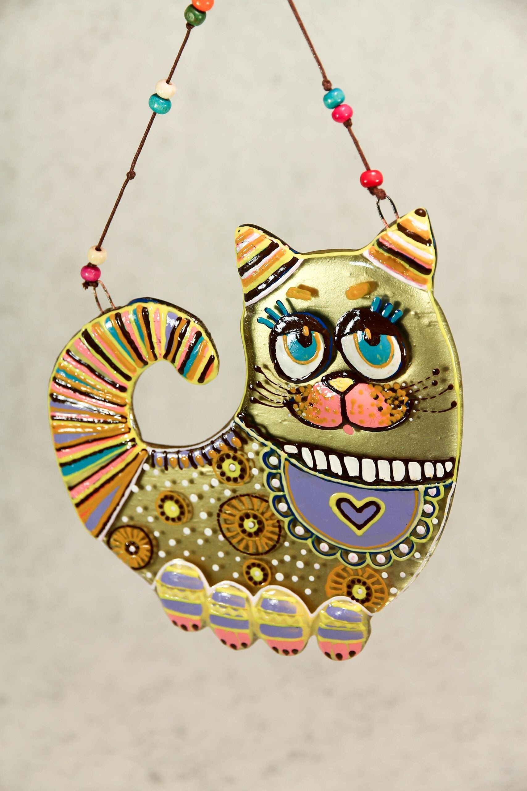 Big Cat with a Heart Glass Artwork - Hand-Painted Fused-Glass Decor with Charming Cat, Vibrant Colors, and Captivating Patterns