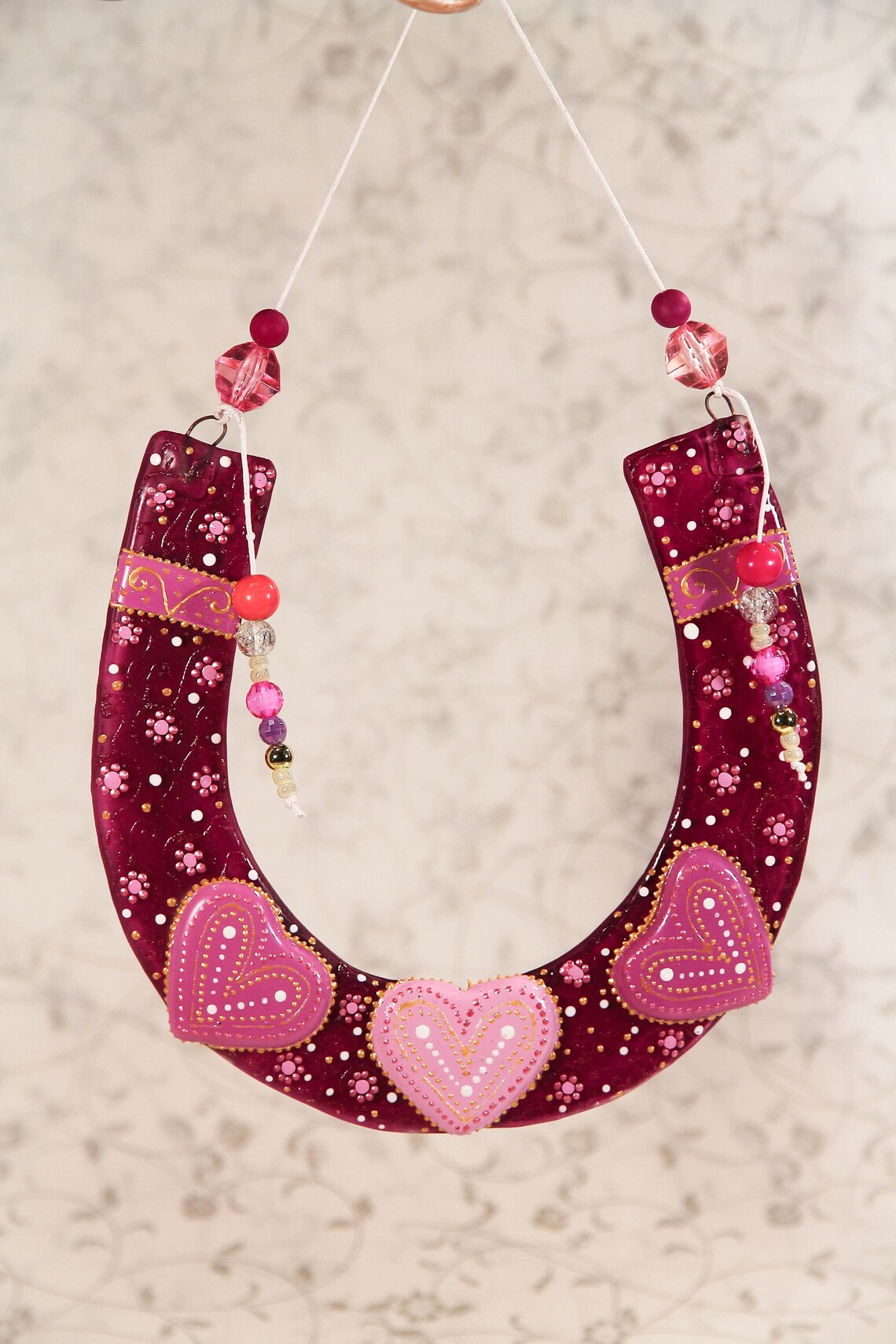 Hand-Painted Lucky Horseshoe with Hearts Wall Art - Pink, 16 cm, Symbol of Good Luck and Prosperity