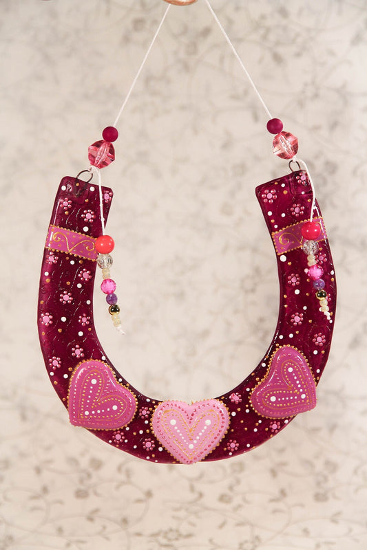 Hand-Painted Lucky Horseshoe with Hearts Wall Art - Pink, 16 cm, Symbol of Good Luck and Prosperity