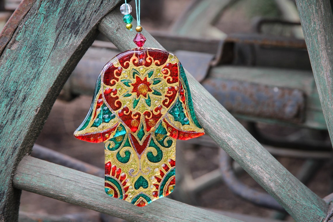 Hand-Painted Hamsa Glass Wall Art - Red, Green & Gold, 15 cm, 18 cm, Symbol of Protection and Positive Energy