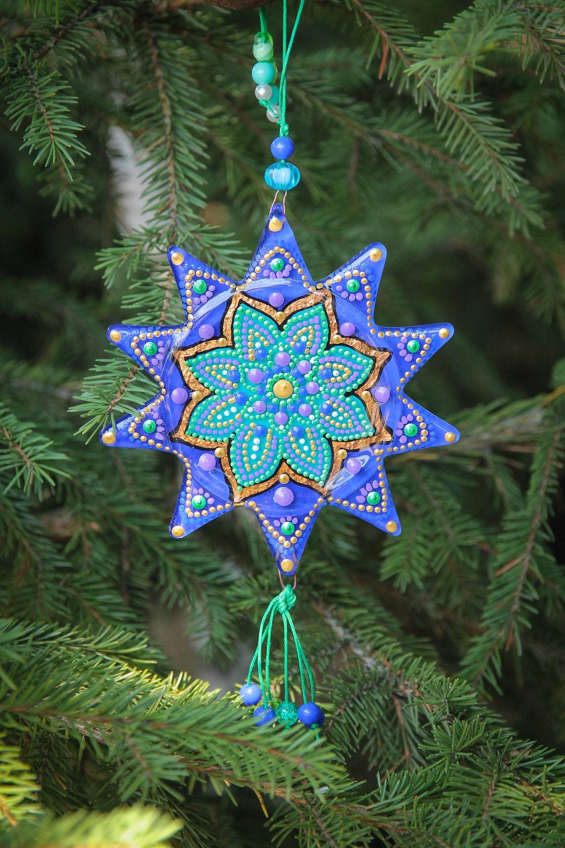 Hand-Painted Mandala Symbol Talisman Glass Artwork - Blue Suncatcher, 14 cm Diameter, Spiritual Harmony and Personalized Design