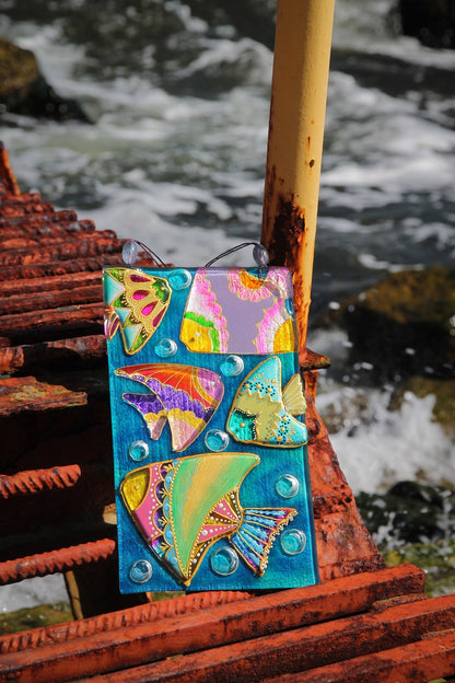 Vibrant Rainbow Fish Glass Panel Artwork - Hand-Painted, Personalized Decor, 23 cm - Now