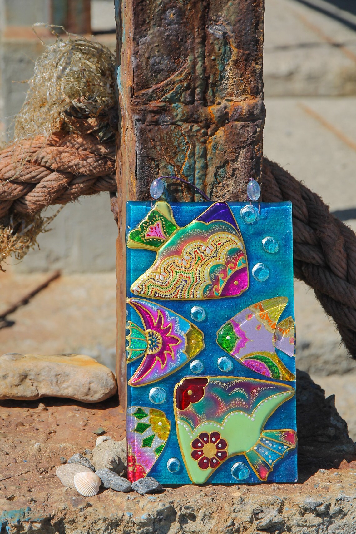 Vibrant Rainbow Fish Glass Panel Artwork - Hand-Painted, Personalized Decor, 23 cm - Now