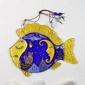 Moon Fish Glass Artwork - Hand-Painted, Personalized Suncatcher, Home Decoration, 18 cm - Now