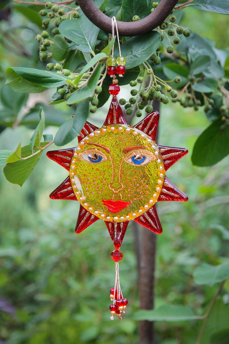 Hand-Painted Sun Symbol Talisman Glass Artwork - Yellow Suncatcher, 14 cm Diameter, Symbol of Renewal and Warmth