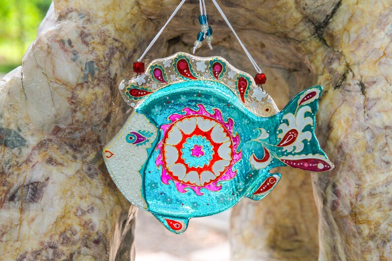 Harmony in Colors: Joyful Fish Glass Artwork - Hand-Painted, Personalized Home Decor, Blue, 18 cm - Now
