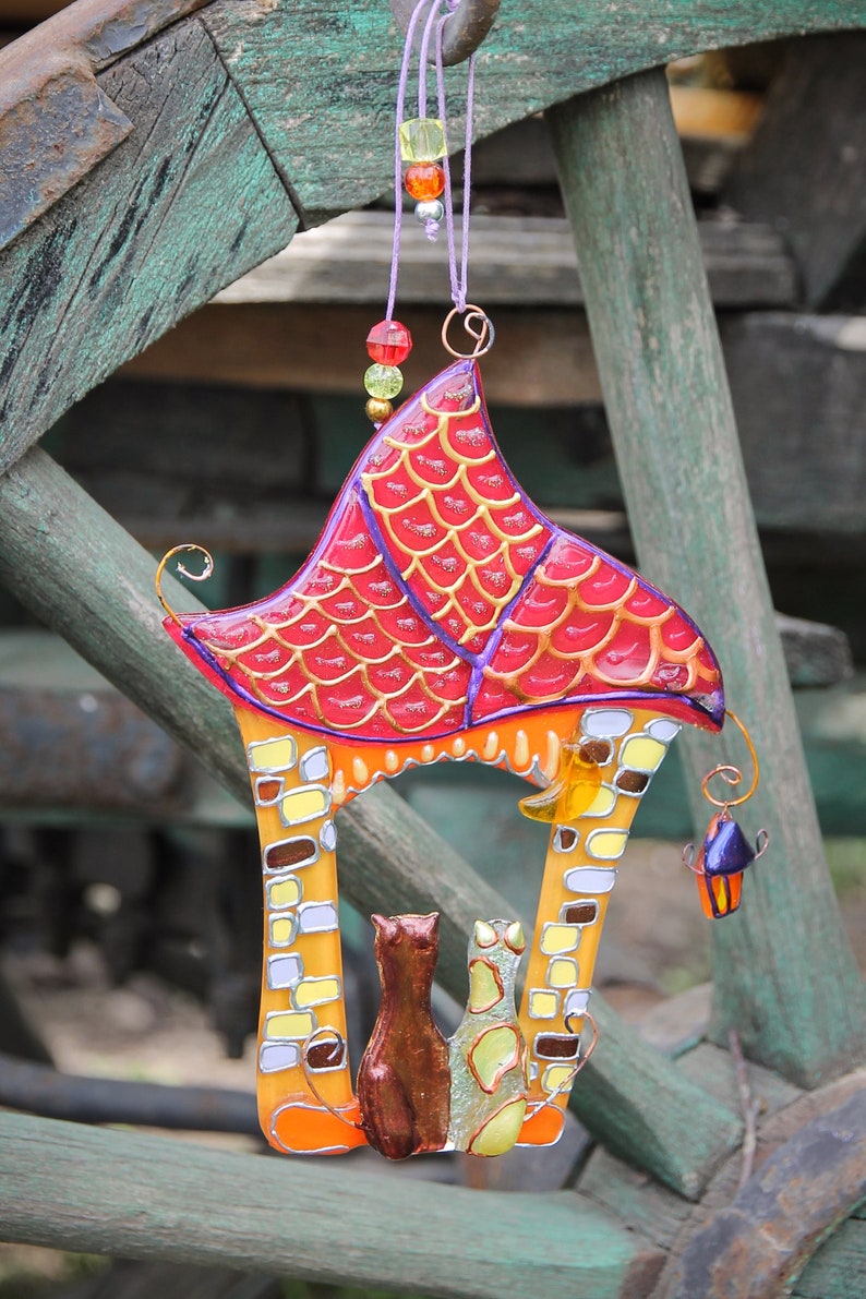 Handmade Pair of Cats in a House with a Tiled Roof Glass Decoration - Two Cats on House Threshold with Yellow Lantern and Red Tiled Roof under Moon, Light Green, 18 cm