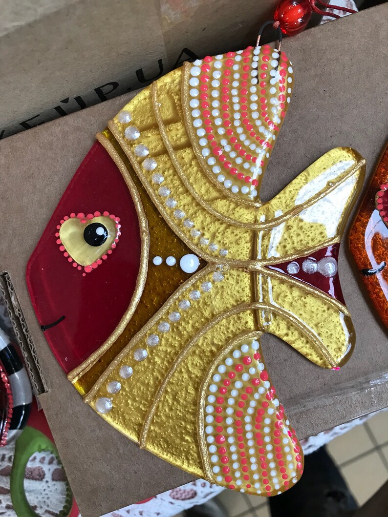 Charming Delight Fish Glass Artwork - Hand-Painted, Personalized Decor, Gold, 15 cm - Now