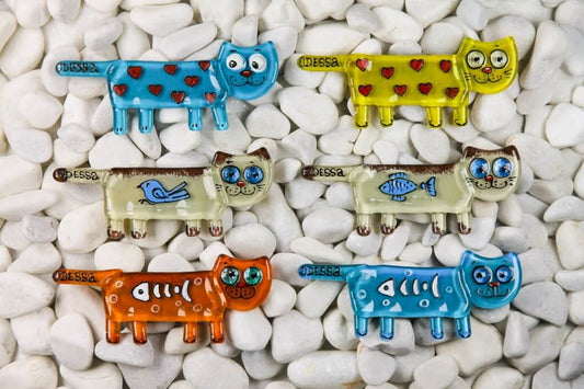 Hungry Cat Straight Tail Glass Fridge Magnet - Hand-Crafted, Hand-Painted, Personalized Tourist Souvenir, 12 x 10 cm