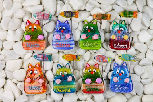 Funny Cat with Fish Glass Fridge Magnet - Hand-Crafted, Hand-Painted, Personalized Tourist Souvenir, 10 x 6 cm