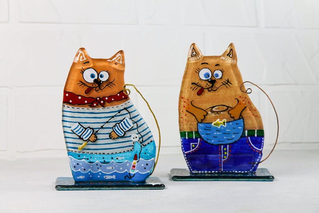 Cute Cat with an Aquarium on a Stand Glass Wall Art - Handmade, Personalized Gift, 12 cm
